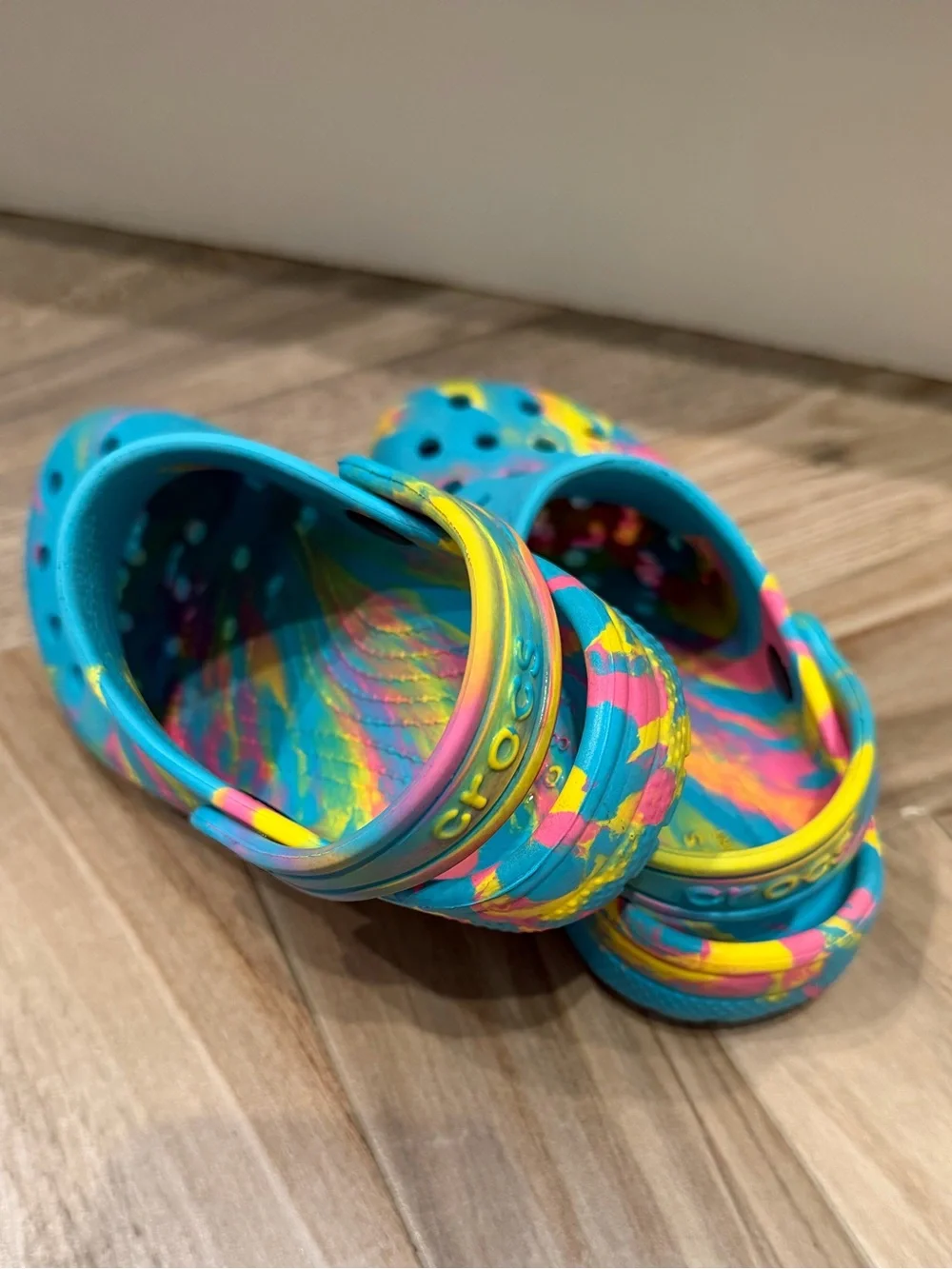 Toddler tie-dye crocs size-10